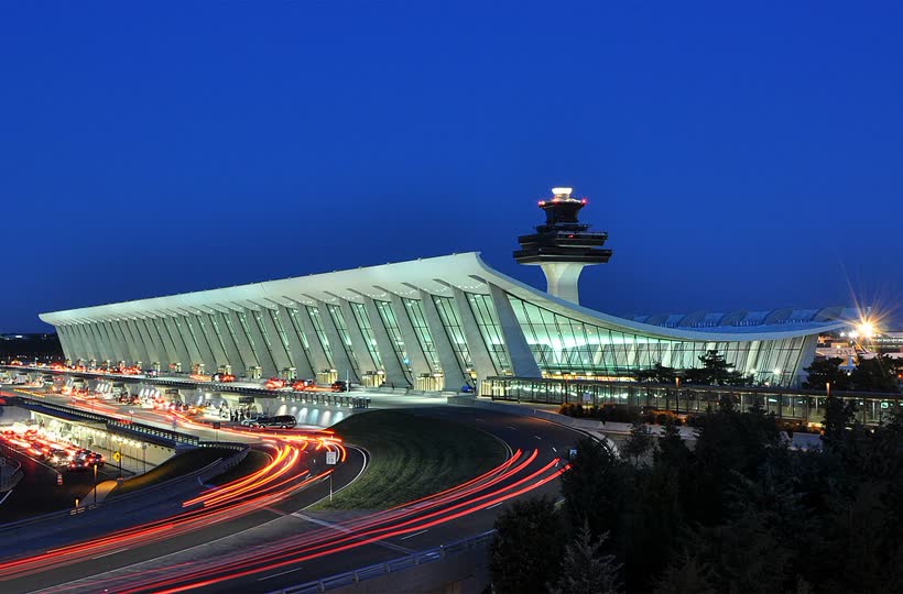 Luxury Limo Service to IAD, DCA & Manassas Regional Airport